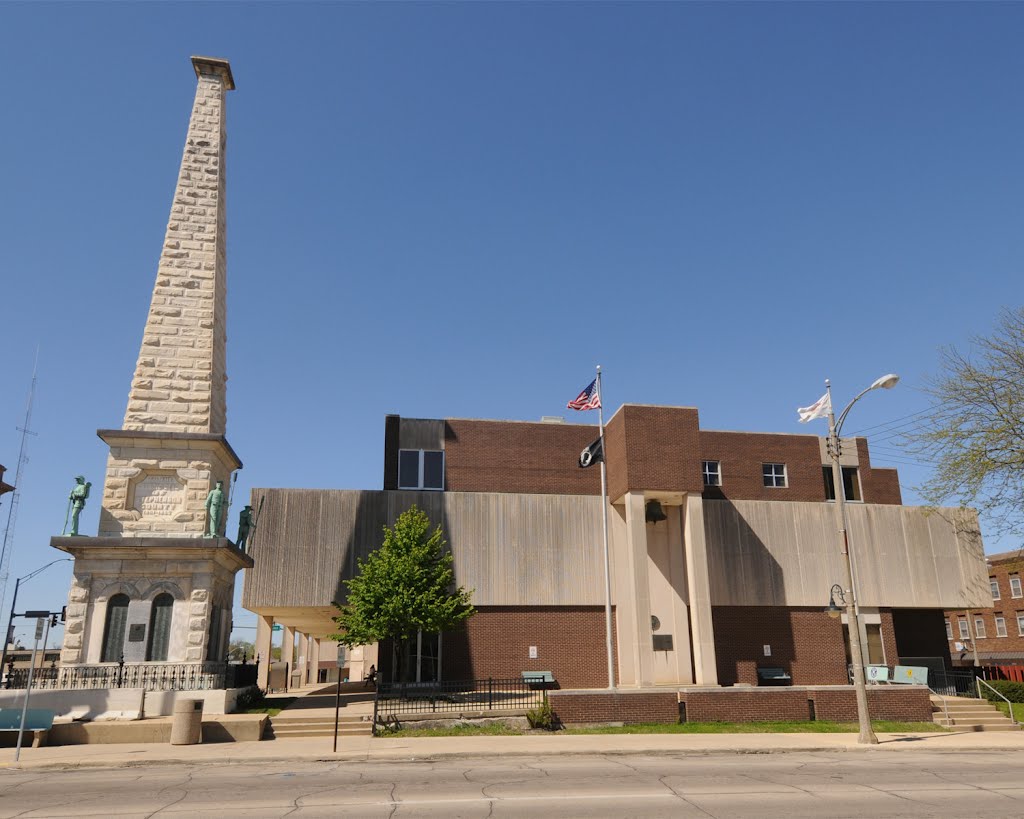 Stephenson Co. Courthouse (1975) Freeport, IL 4-2012 by TGrier