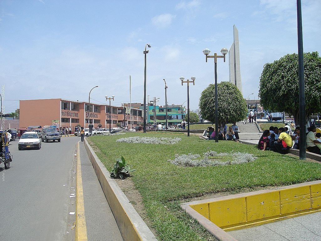 Fachada Colegio Nuestra Sra. del Carmen y La Plaza Centerario by Julio C. Correa Barletti