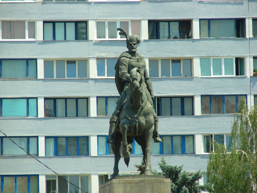 Cluj:Statuia lui Mihai Viteazul by ilea ernestioan