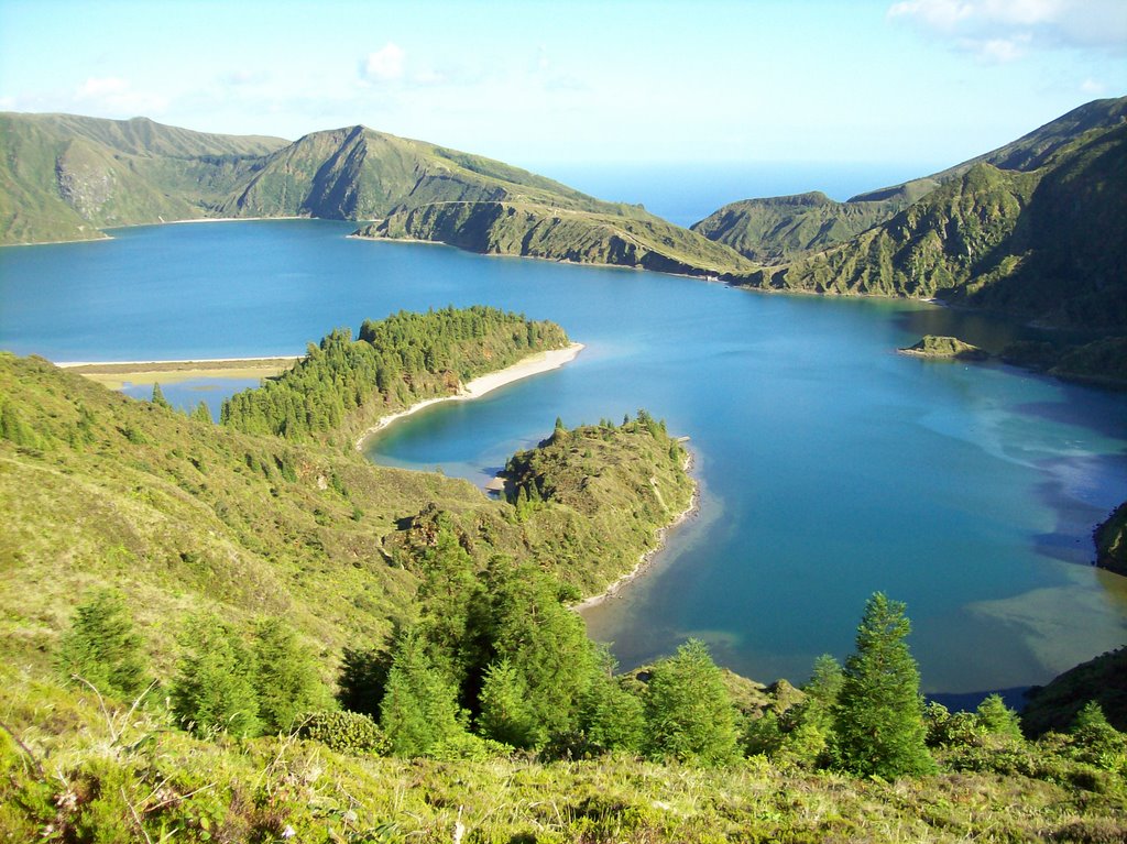 Lagoa do Fogo by Letícia Marques