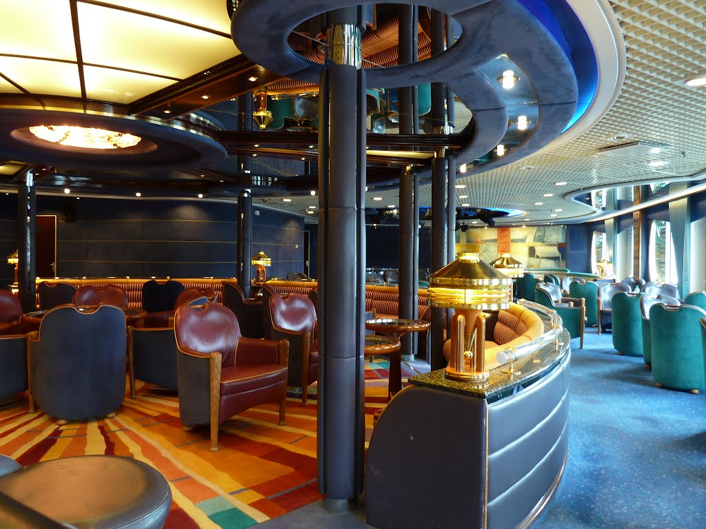 M / S Polarlys Panoramasaal auf Deck 7 by Zandloper ( Dirk Haumann ) VIEWS? No Thank&#x