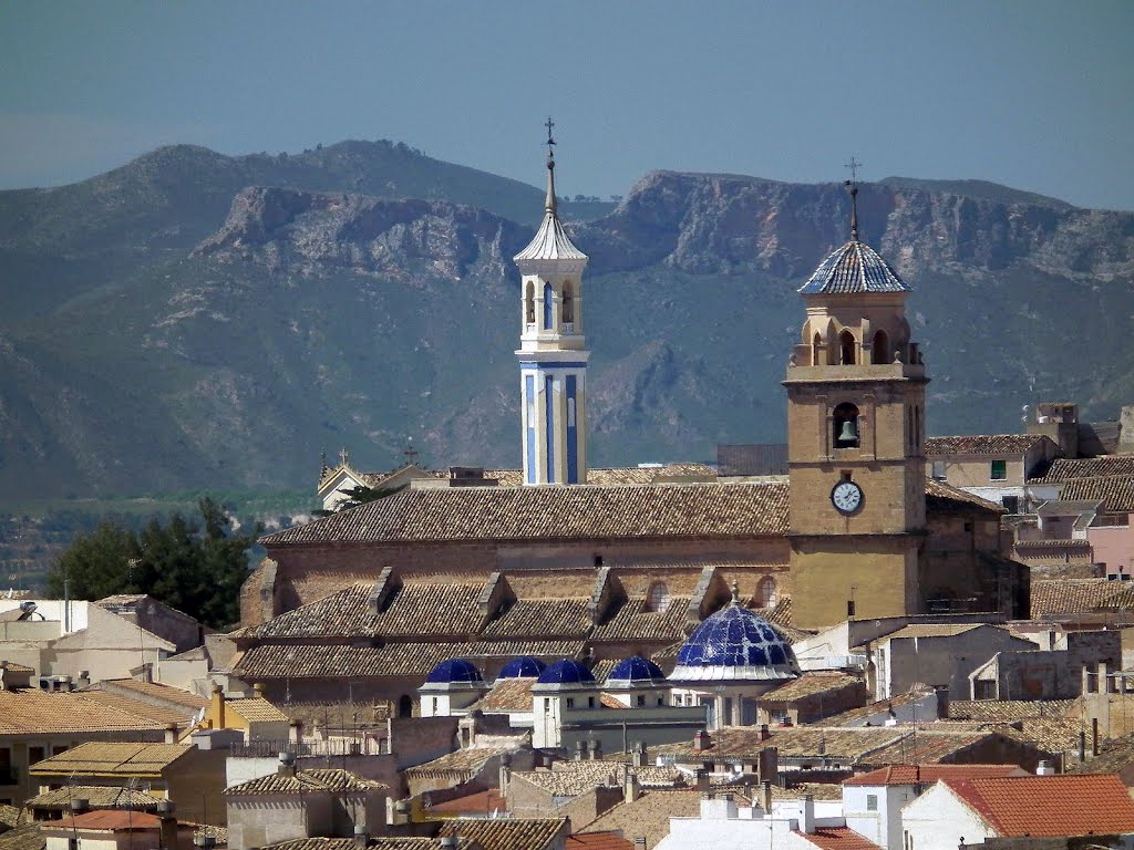 Torres y cúpulas de influencia levantina by Antonio Callejas Gallar