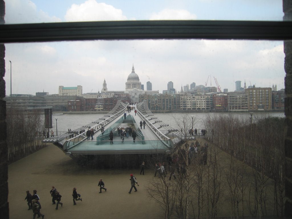 MILLENIUM BRIDGE FROM THE TATE by Arch. Giulia Giavito…