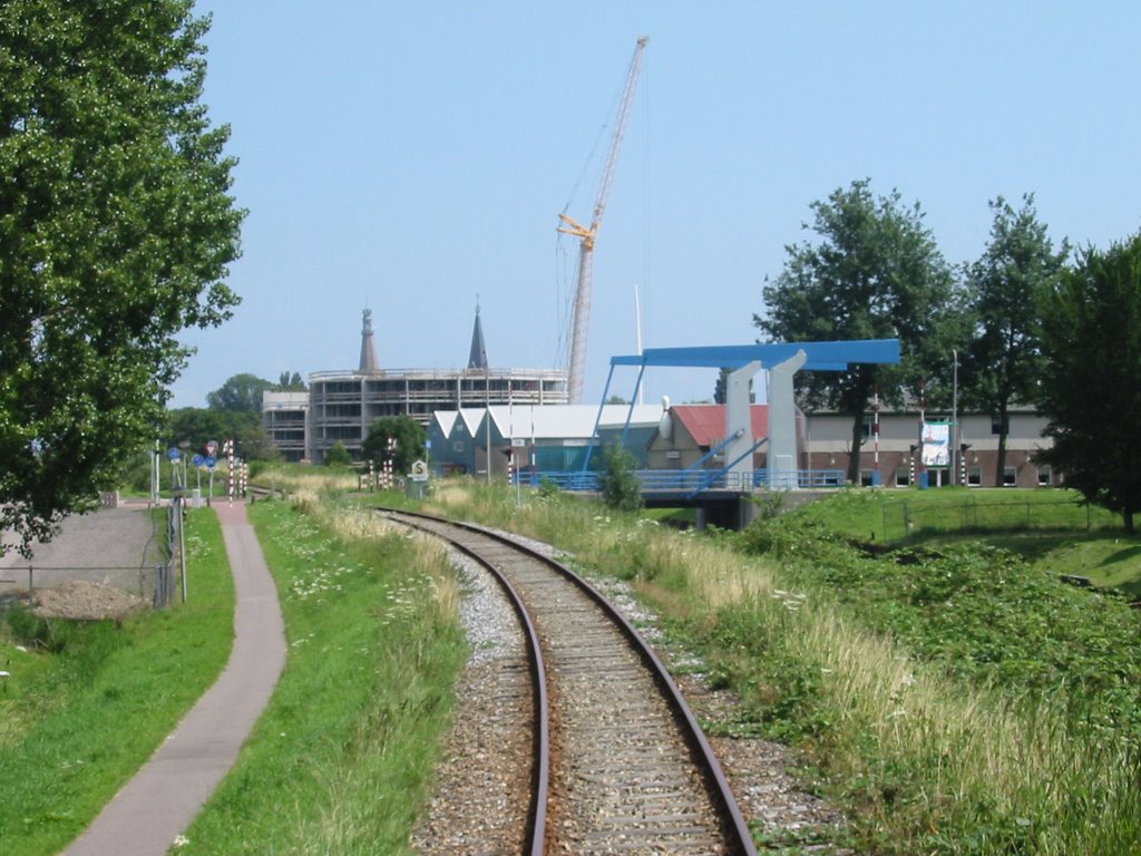 Medemblik, SHM richting overweg Randweg by pb-shm