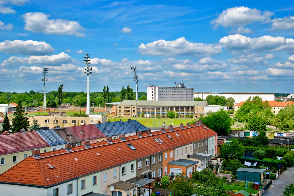 Blick zum "Stahl" Stadion in Brandenburg by Bernd Elsner