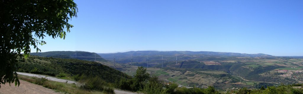 Millau et son Viaduc by passionnée