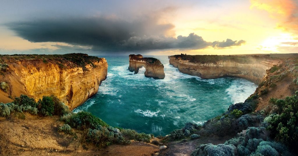 The Arch, Great Australian Bight by Dallas Nock