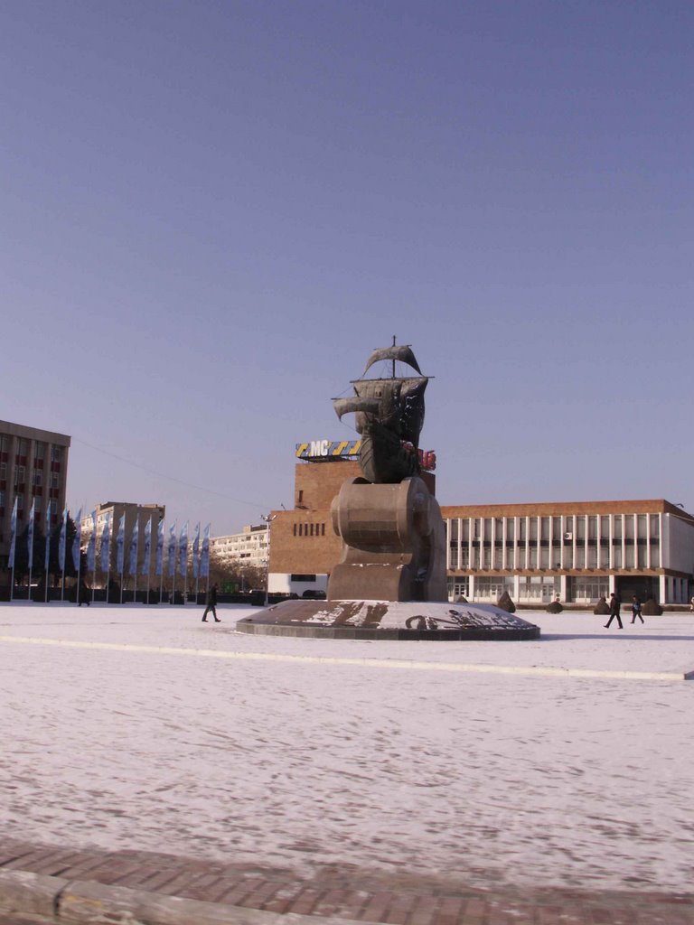 Aktau main square by bramscheutjens