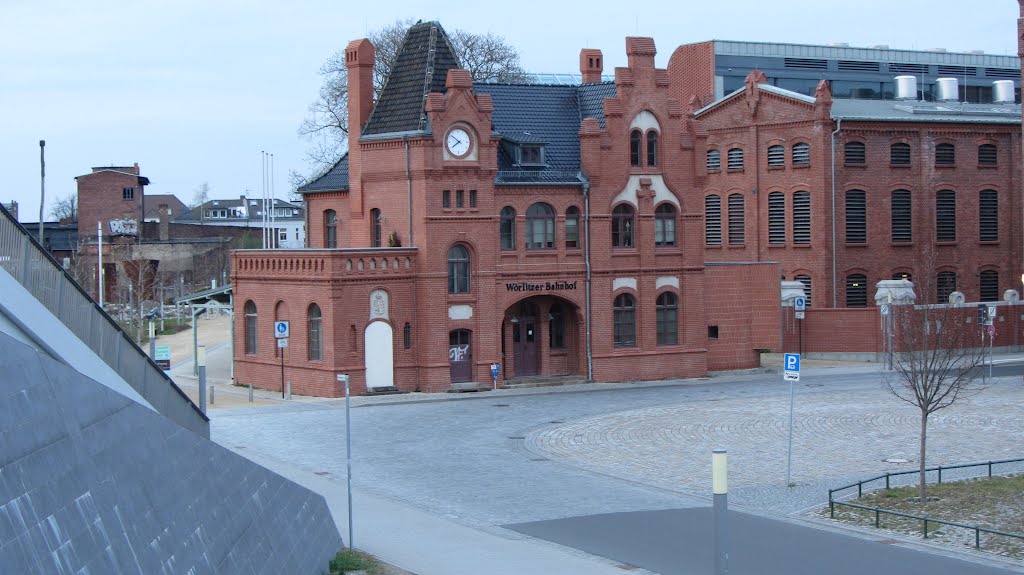 Wörlitzer Bahnhof im Gasviertel by Andreas Aue