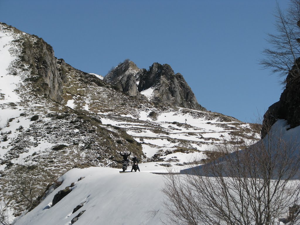 Descente du Col d'Agnes. by Phil'Ours