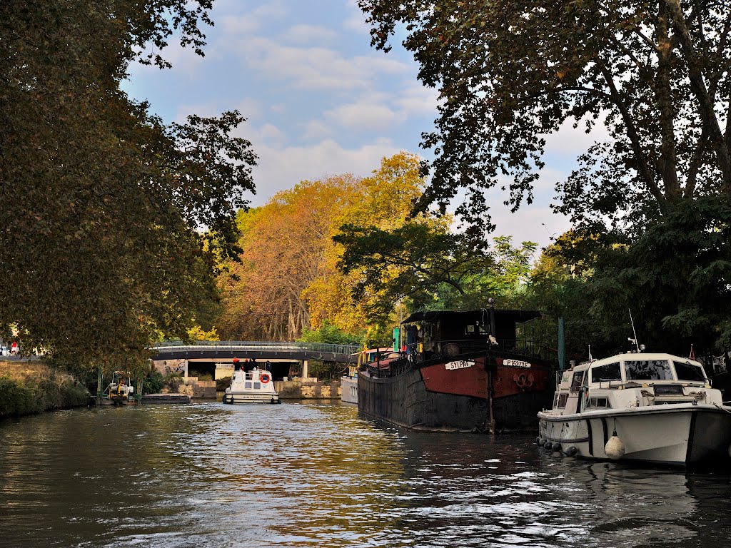 Béziers - Canal du Midi, Languedoc-Roussillon, France by Canalous Guidemar