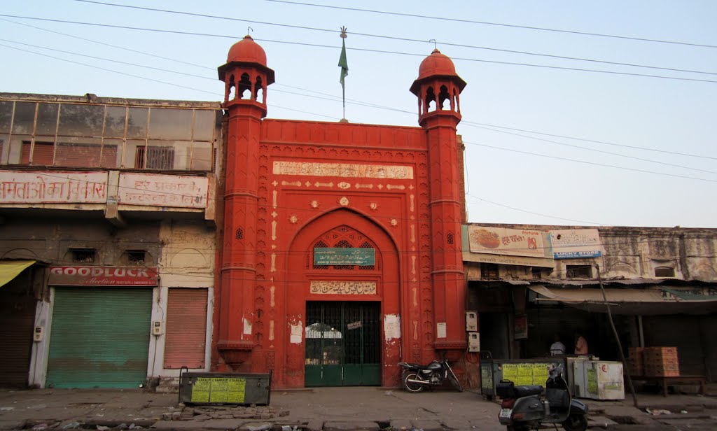 Mazare Aqdas hazrat noorullah Shoostri Shaheede Salis, Dayal bagh Road, Aagra by www.husainstudio.com