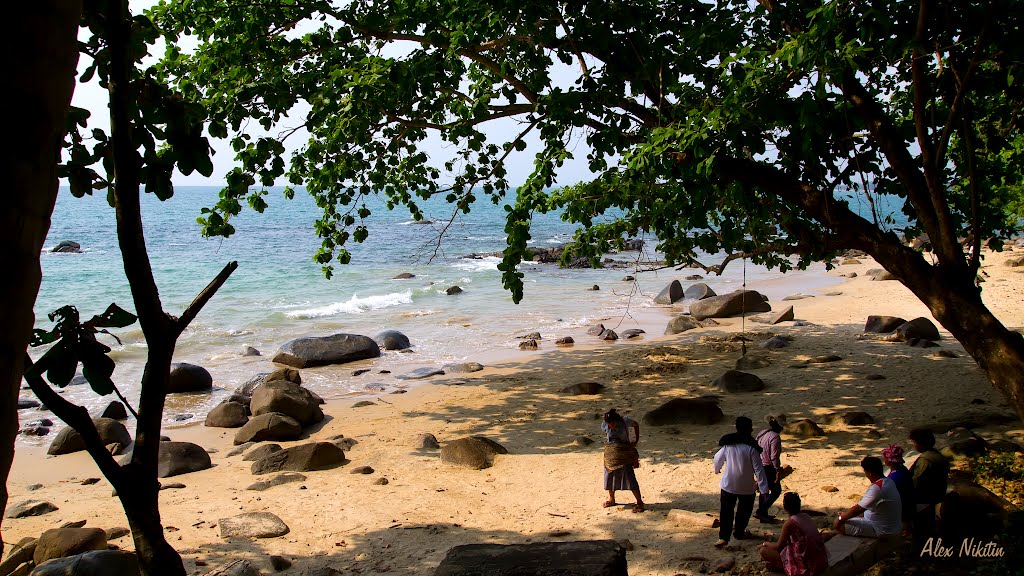 Khao Lak-Lam Ru National Park by Aleksey Nikitin