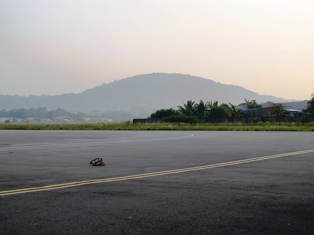 Phú Quốc Air Port by Che Trung Hieu