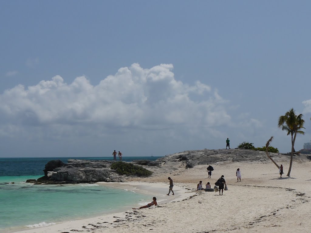 Cancún, México. by Karina Cristerna