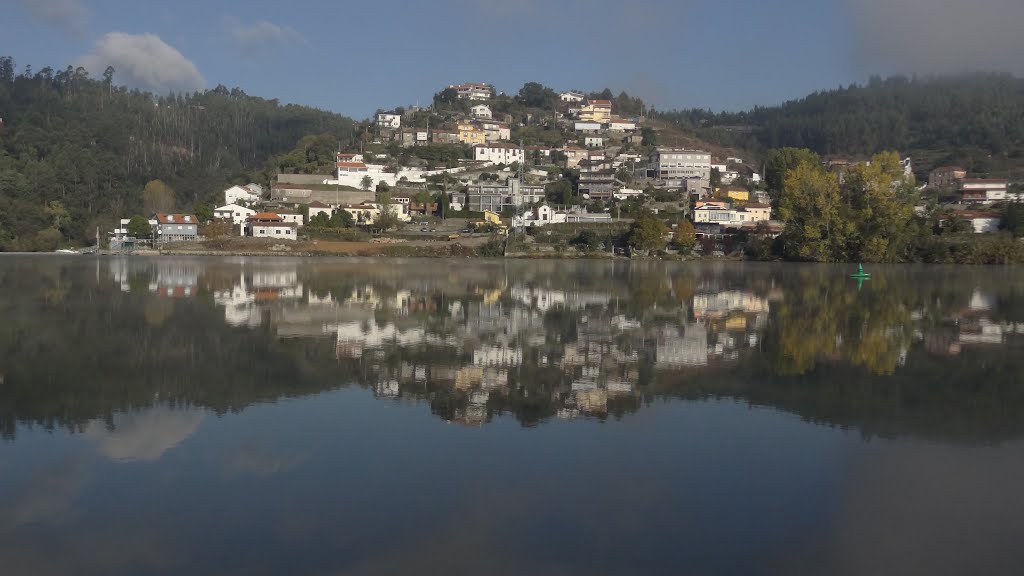 Vista desde a Praia Fluvial da Lomba (Youtube-Praias Fluviais de Portugal) by Mario Carneiro