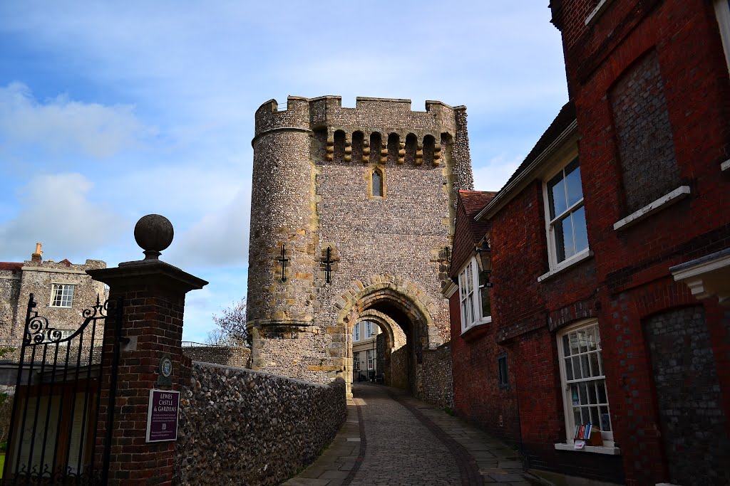 Lewes Castle by John Starnes