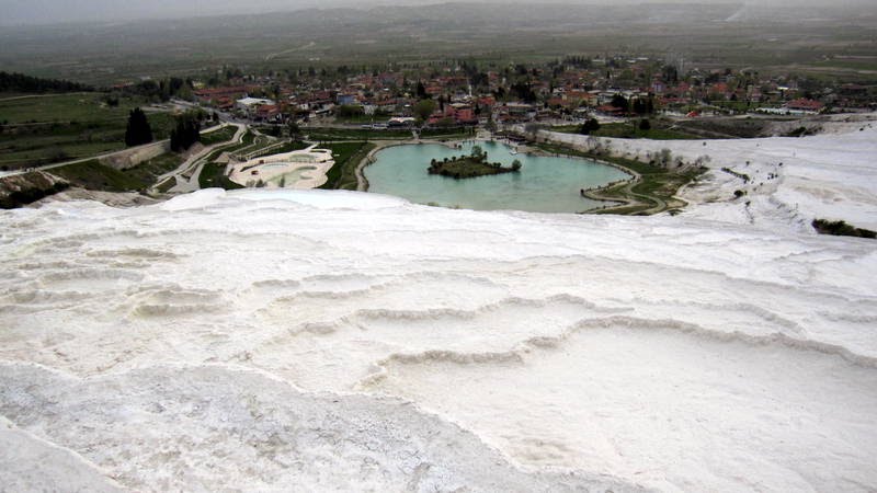 Beyaz altında yaşam, Pamukkale by Osman Ünlü