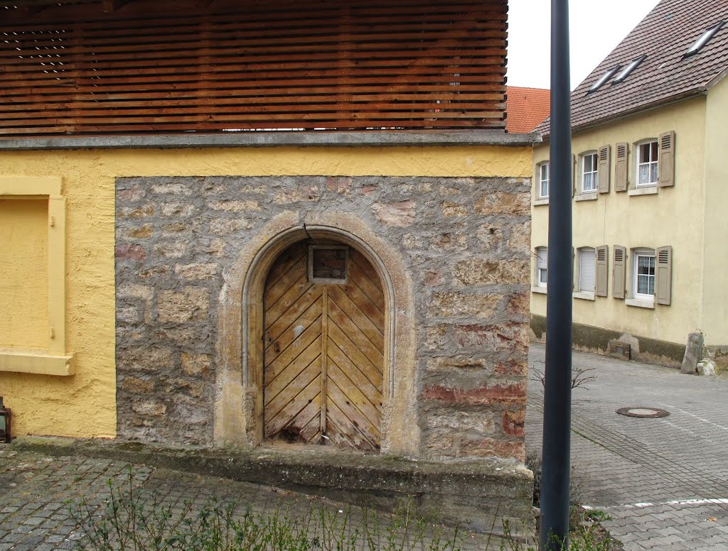 In der Kapellenstrasse, bei der kath. Stadtkirche St. Jakobus by H. Beierstettel