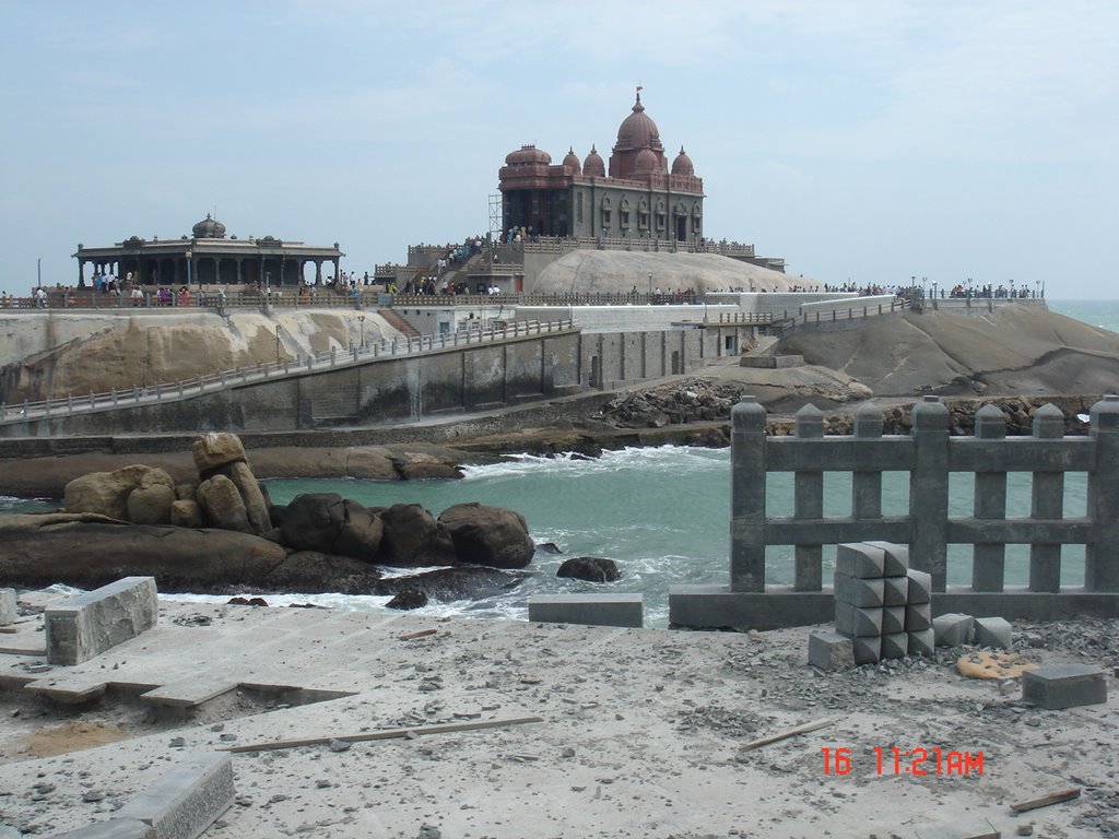 Vivekanand Rock Memorial ,Kanyakumari,India by KUNDAN MEHTA