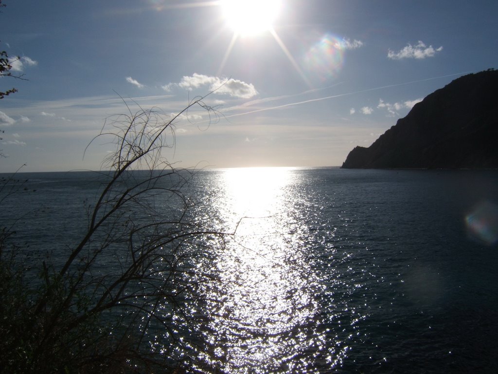 Monterosso riflessi di sole by Andrea G