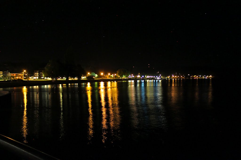 Luces sobre el Lago Llanquihue by PanchoF