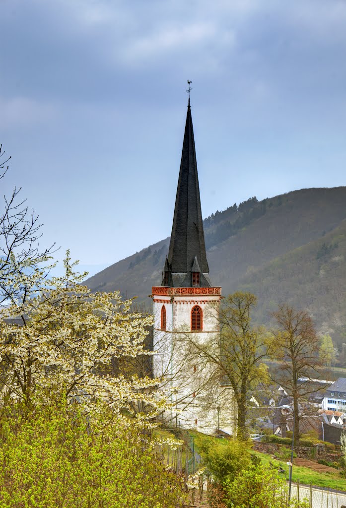 Kirche Klotten im Frühling by Heinz Peierl