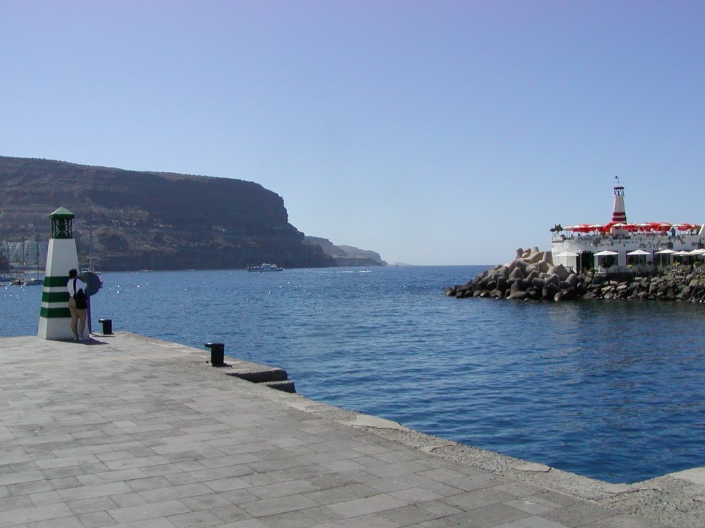 Puerto de Mogan by MrRobbert.P