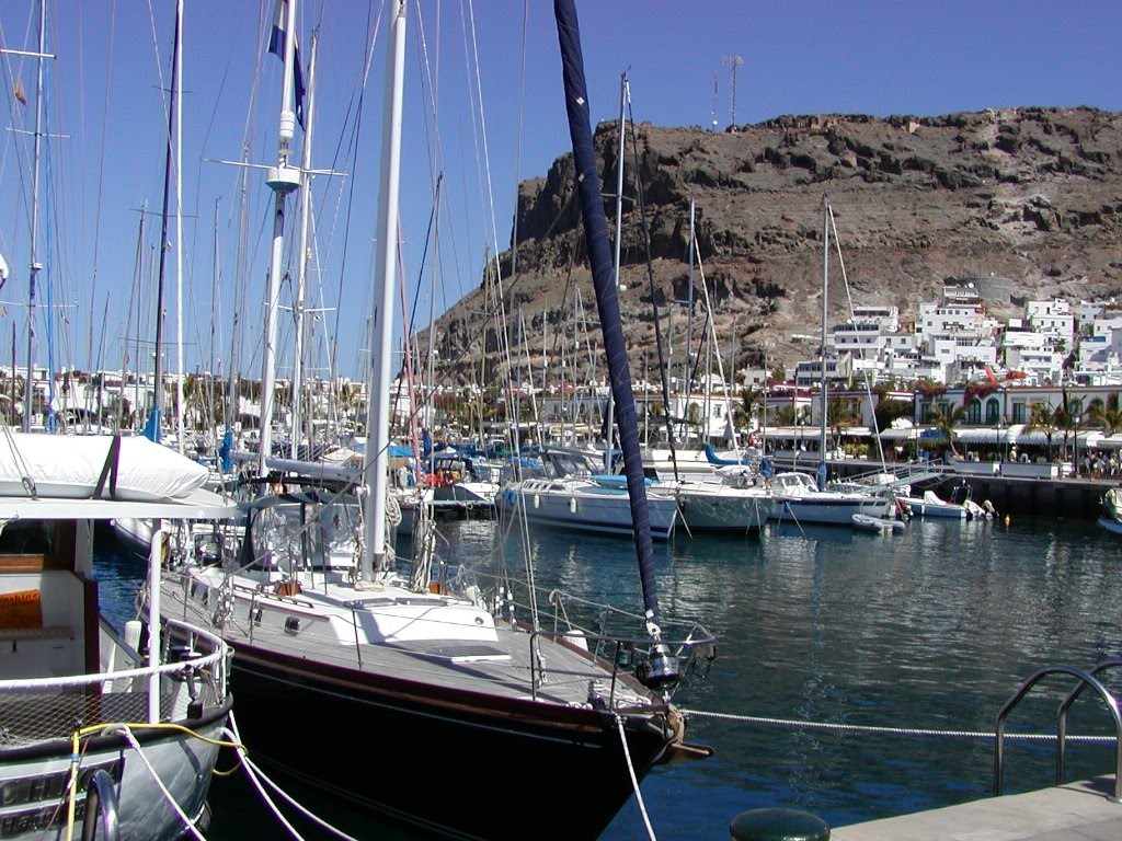 Puerto de Mogan by MrRobbert.P