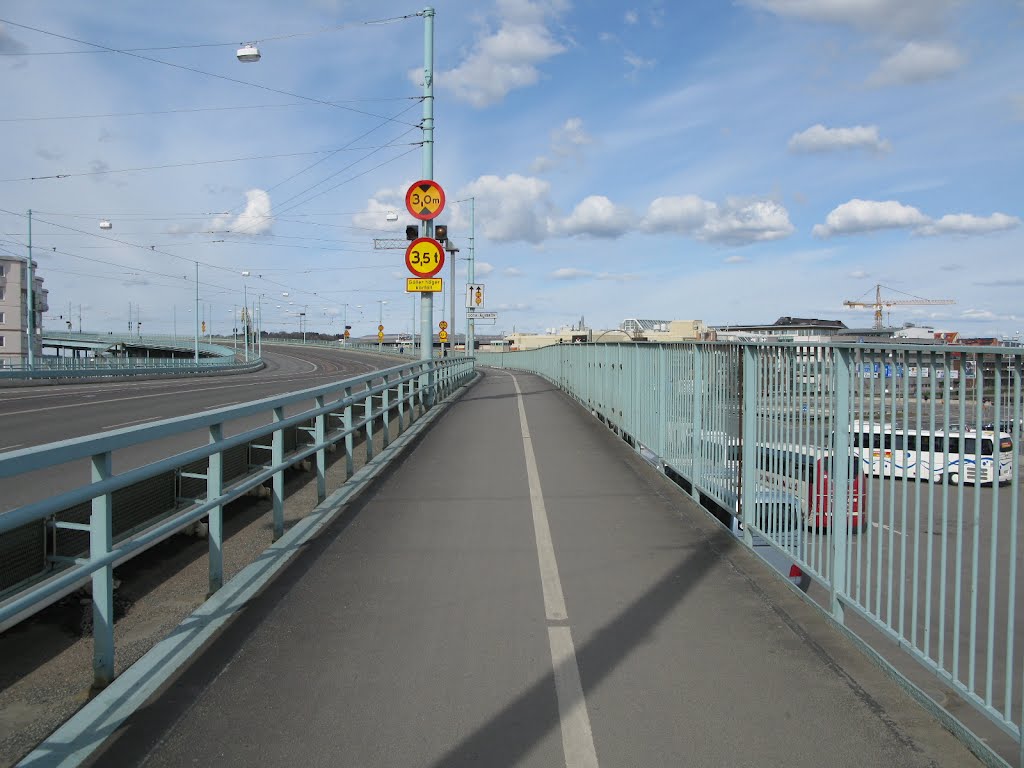 Göta älvbron, Göteborg, 2012 by biketommy999