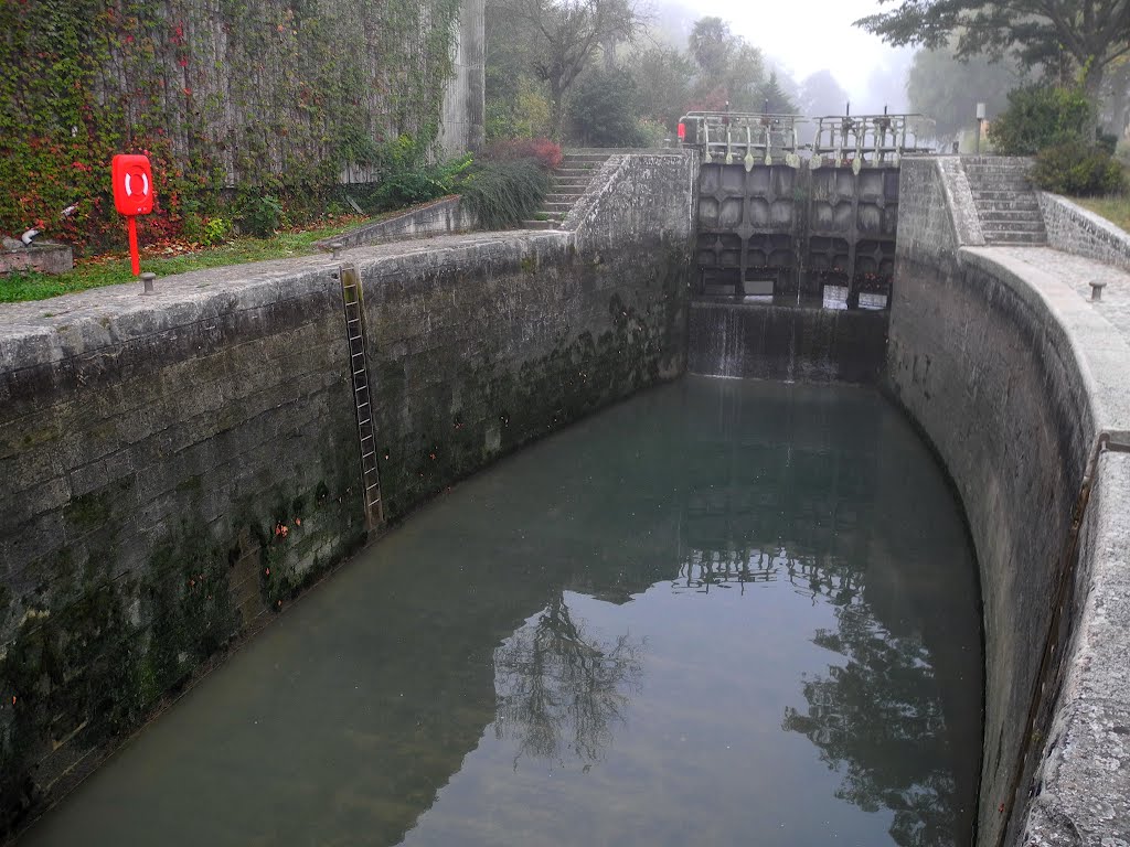 Ecluse du Vivier - Saint-Martin-Lalande, Aude, Languedoc-Roussillon, France by Canalous Guidemar