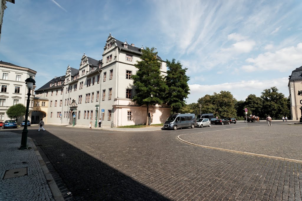 Weimar - Platz der Demokratie - View NNE on Rotes Schloss 1576 by txllxt TxllxT