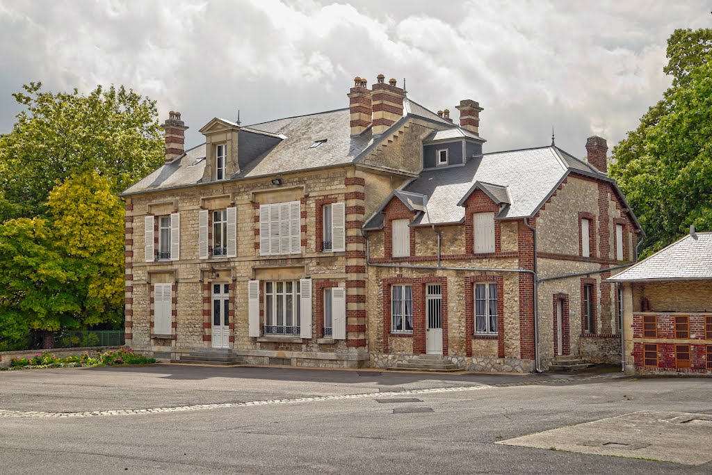 Corps de ferme rue de Bazoches Duvy by Berpiet