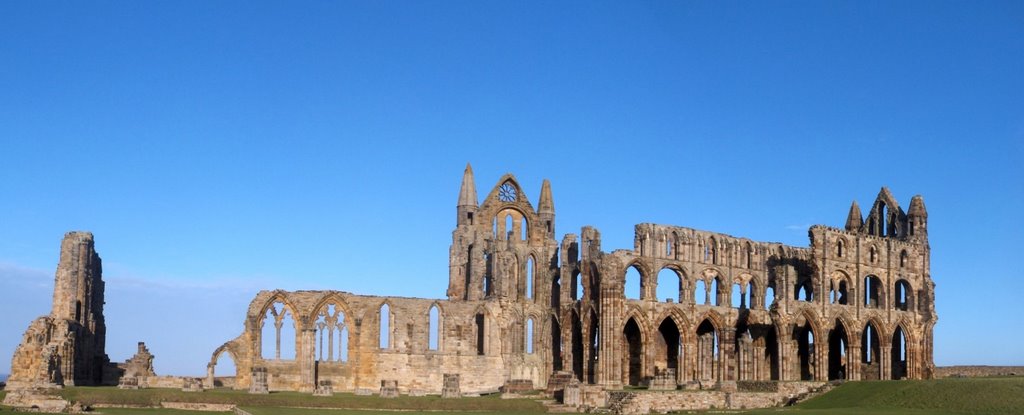 Whitby Abbey by bishib70