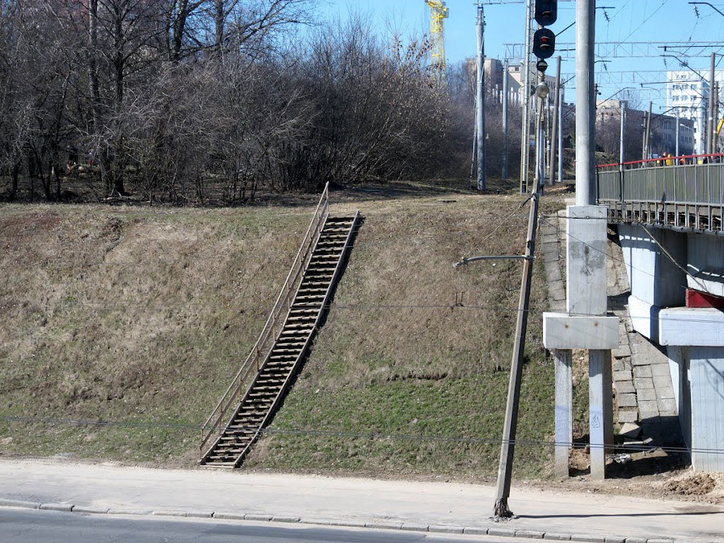 Steps to Rail Brige, av. Dzerzinski, Minsk, Belarus, 10-04-2012. by se_bmw