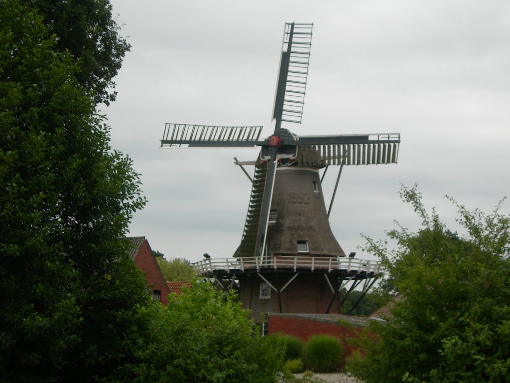 Surhuisterveen. Molen (BB) by Bayke de Vries