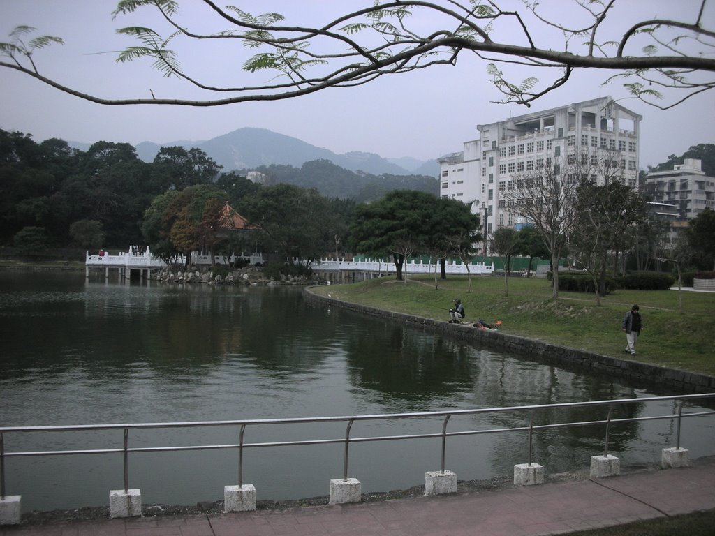 台北市內湖區碧湖公園 by Tianmu peter