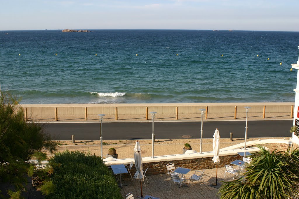 Vue de l'hôtel "le chateau de sable" à Primel Tregastel (Plougasnou) by yveslaurent