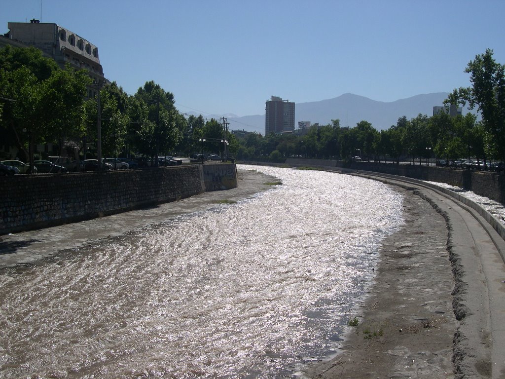 Rio Mapocho, Santiago de Chile by belchior