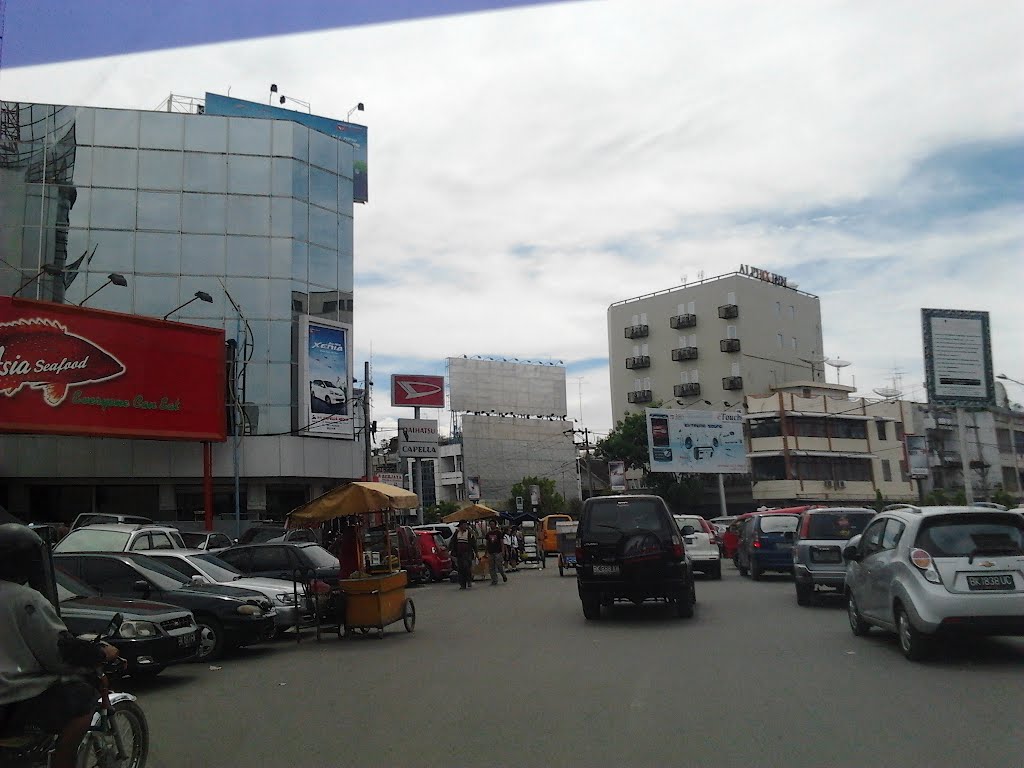 Jl. Gatot Subroto - Medan by Heryanto Sun