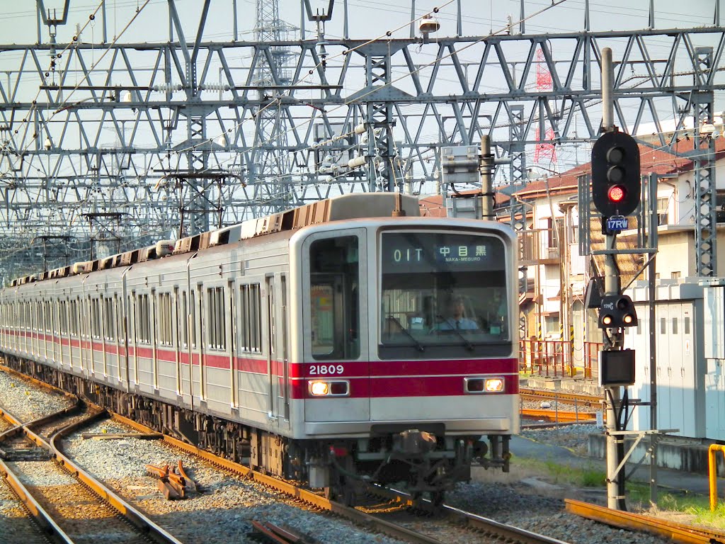 Tōbu Isesaki Line 東武伊勢崎線 東武20000系 by ys-waiz.net