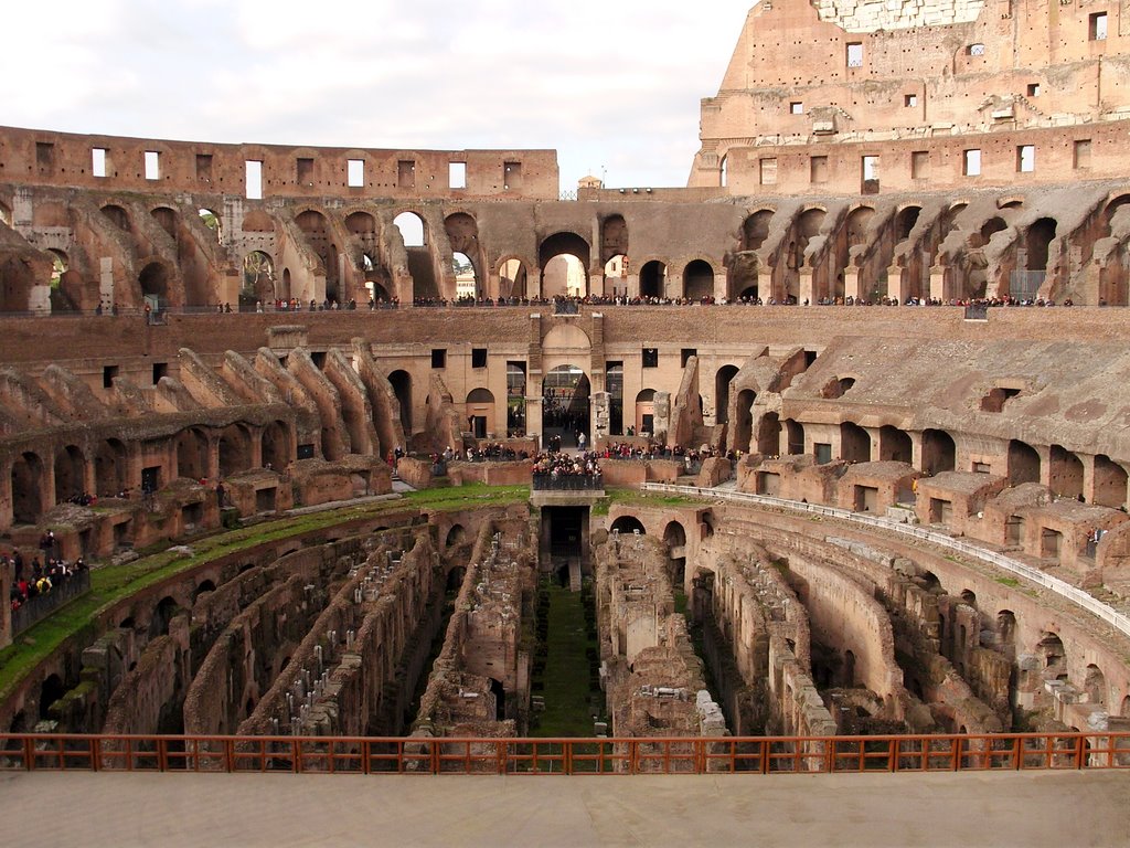 Colosseo by lucapettine