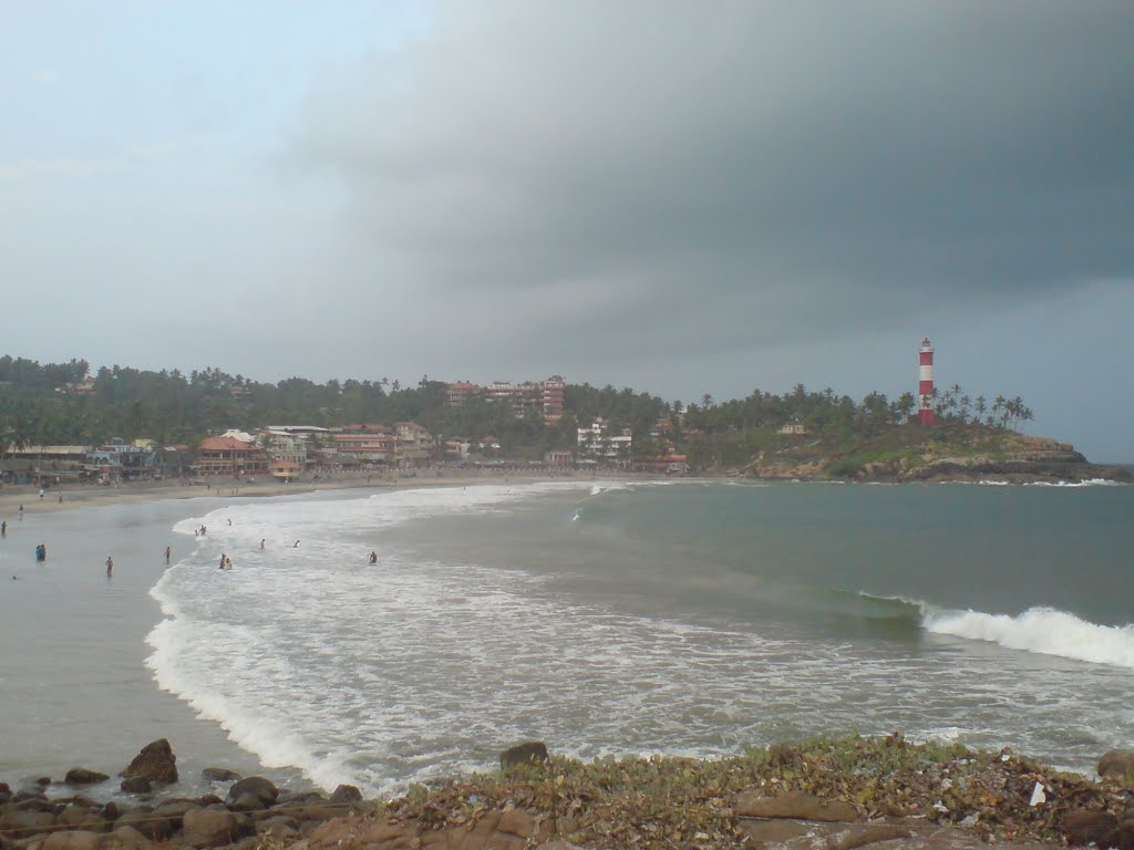 KOVALAM BEACH, THIRUVANANTHAPURAM by ALENDE DEVASIA