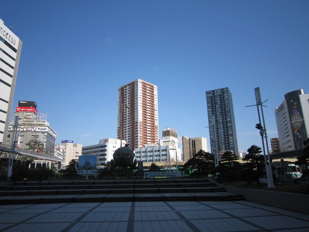 Looking out from Hamamatsu Station entrance. by nastylim