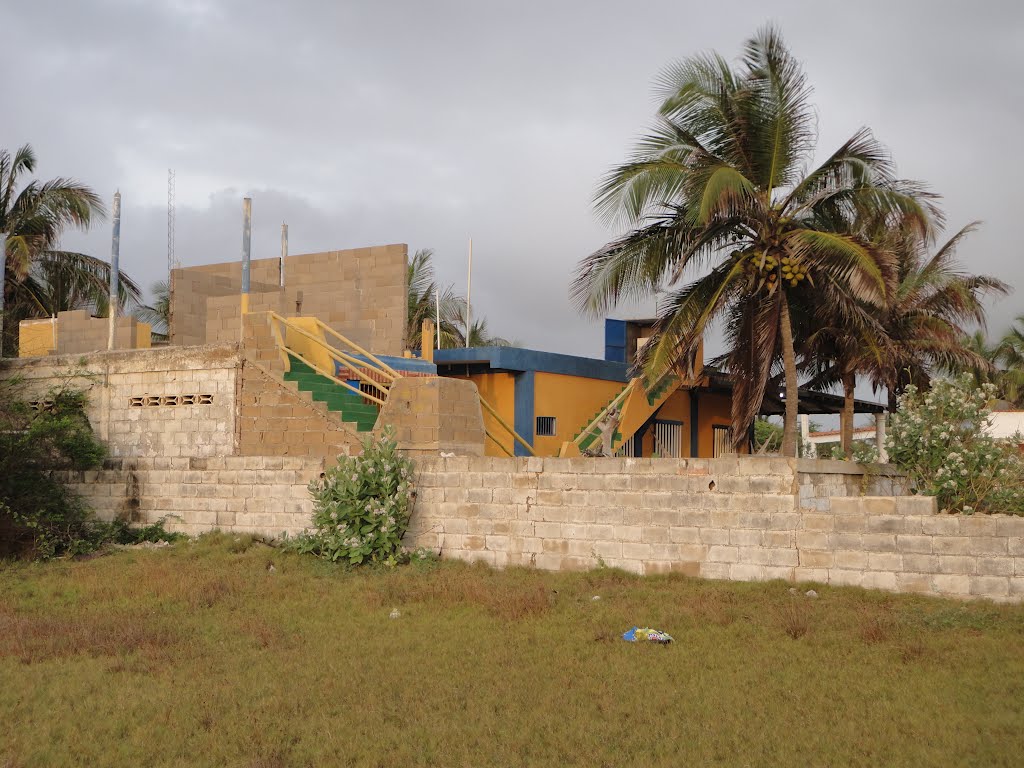 El Hatillo , parroquia Sucre , municipio Fernando Peñalver , del estado Anzoategui , sobre el Istmo Caribe , entre la laguna de Unare y el mar Caribe by Armenia Cisneros