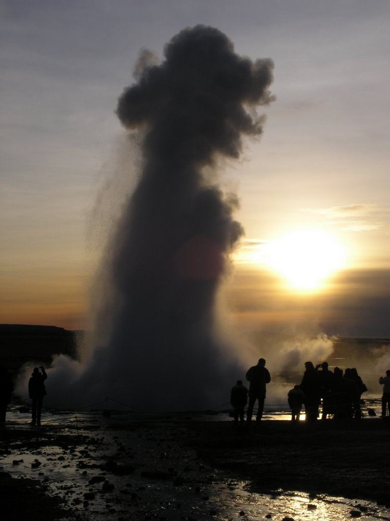 Geysir Strokkur, Iceland by MatthiasH