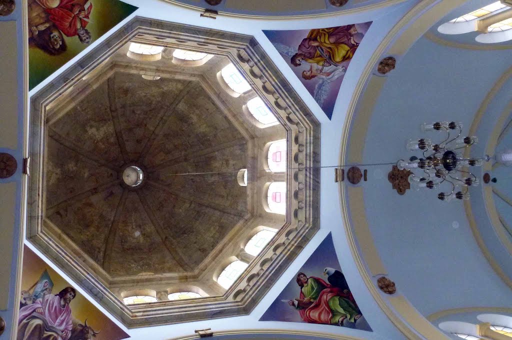 Iglesia de Santa Rosa de Viterbo, vista interior by Luis Alejandro Salas