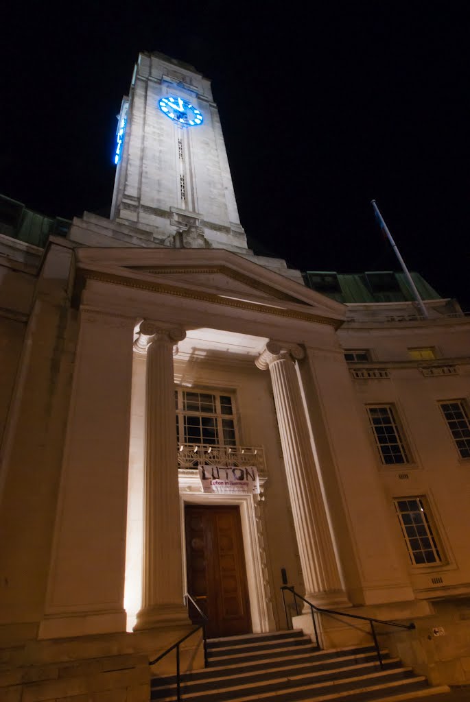 Town hall, Luton by Innes Griggs