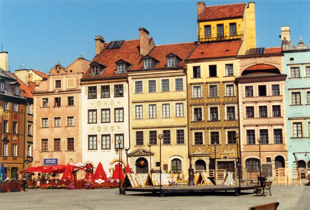 Warsaw, Old Market Place by Alex Sørensen