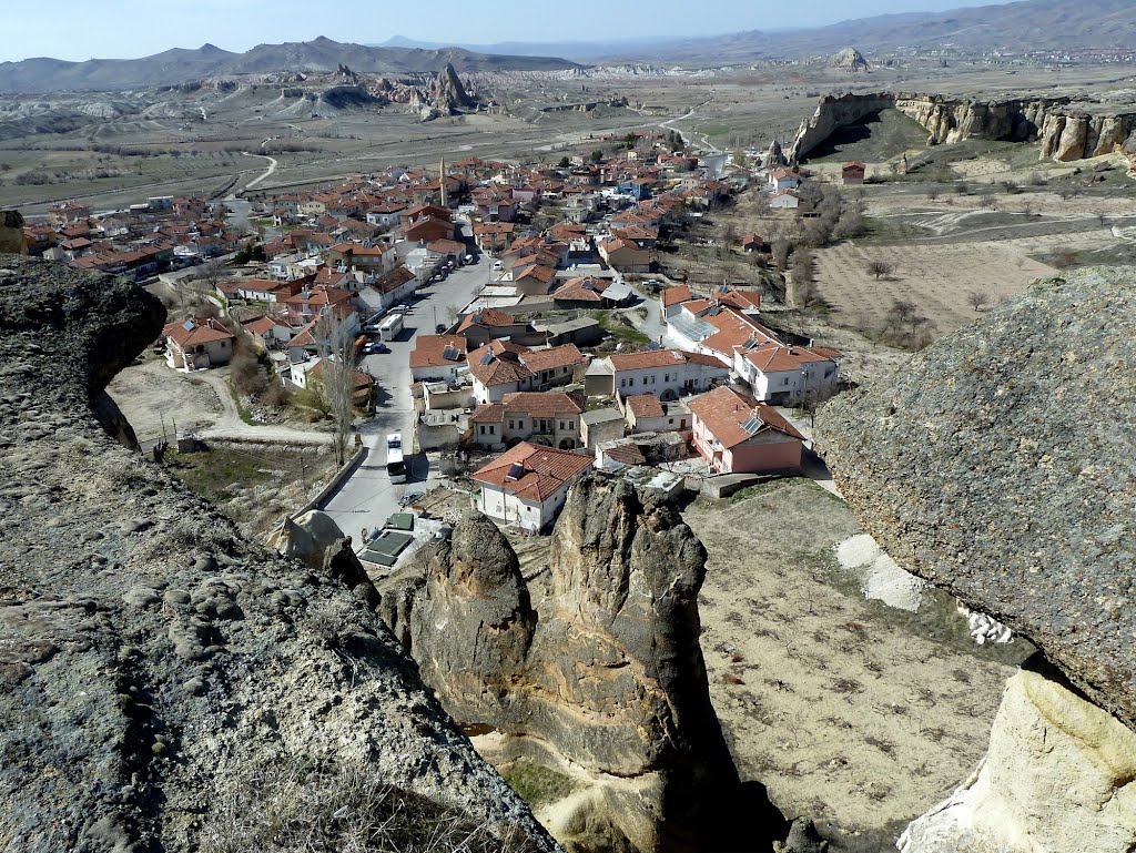 ÇAVUSIN (Anatolia Central-Turquía). Capadocia. 2012. 34. Panorámica de Çavusin turco. by Carlos Sieiro del Nido